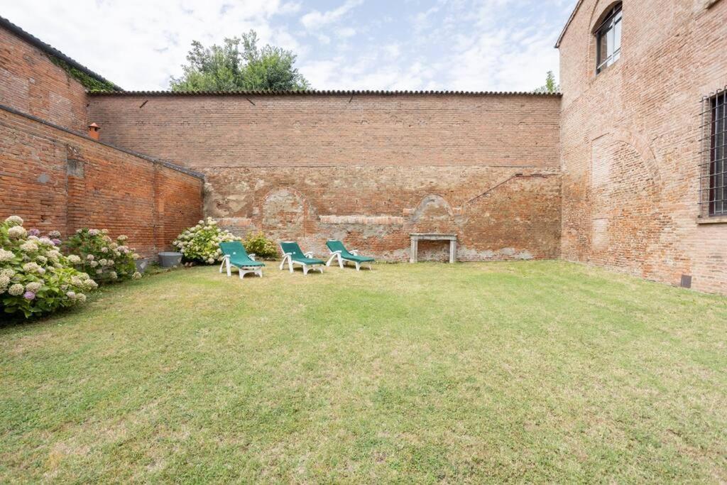 Palazzo Sabbioni Appartamento Lusso Due Camere Soggiorno Cucina Ferrara Eksteriør bilde