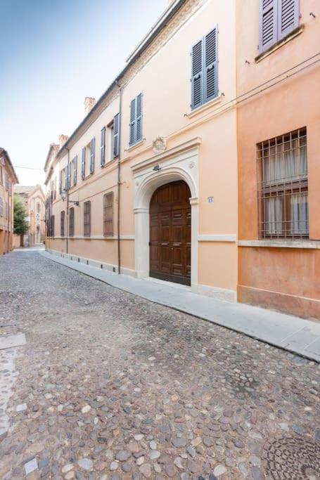 Palazzo Sabbioni Appartamento Lusso Due Camere Soggiorno Cucina Ferrara Eksteriør bilde
