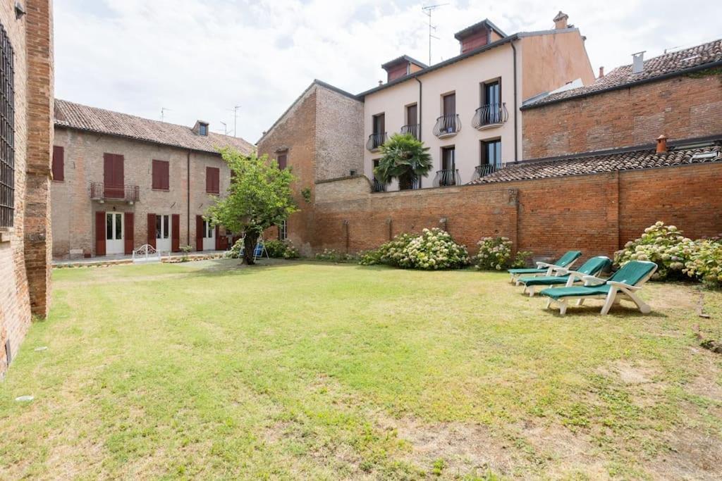 Palazzo Sabbioni Appartamento Lusso Due Camere Soggiorno Cucina Ferrara Eksteriør bilde
